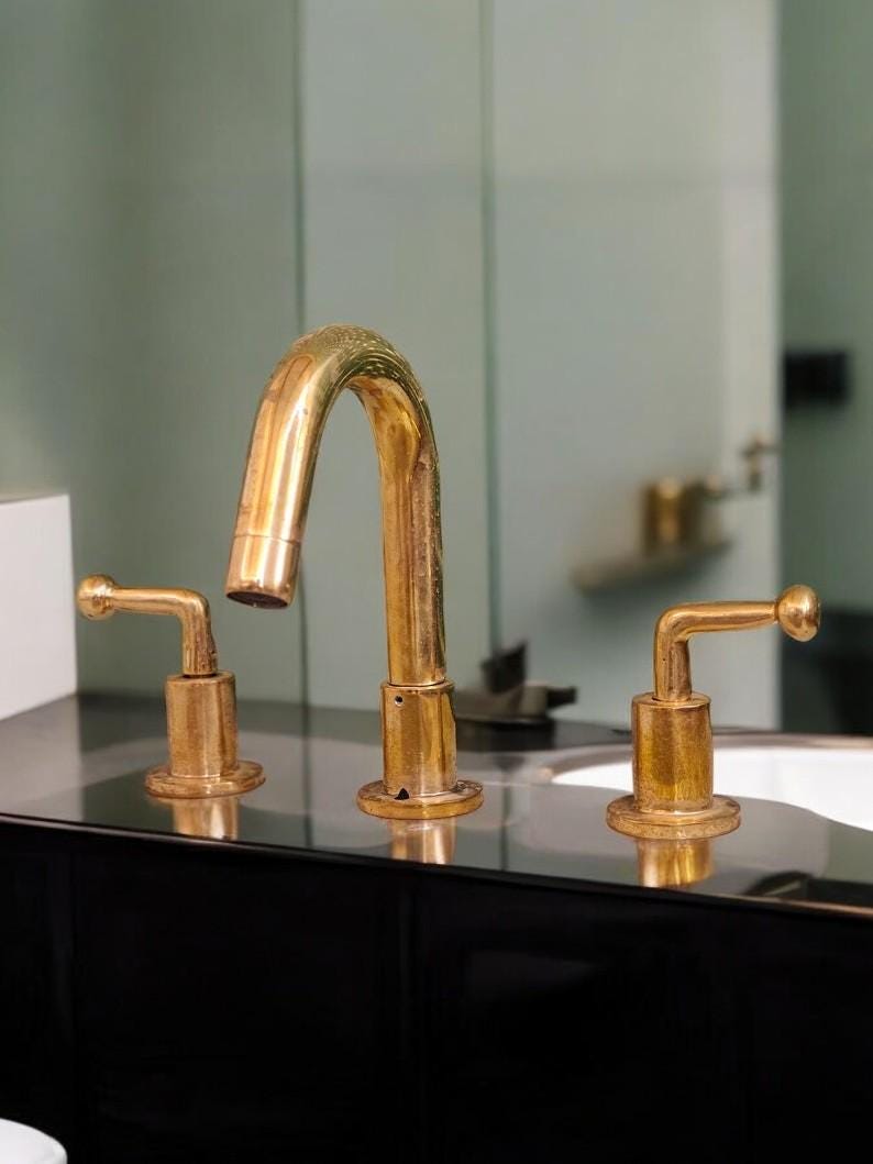 Antique Unlacquered Brass 3-Hole Bathroom Faucet - Deck Mounted - Mettlemix