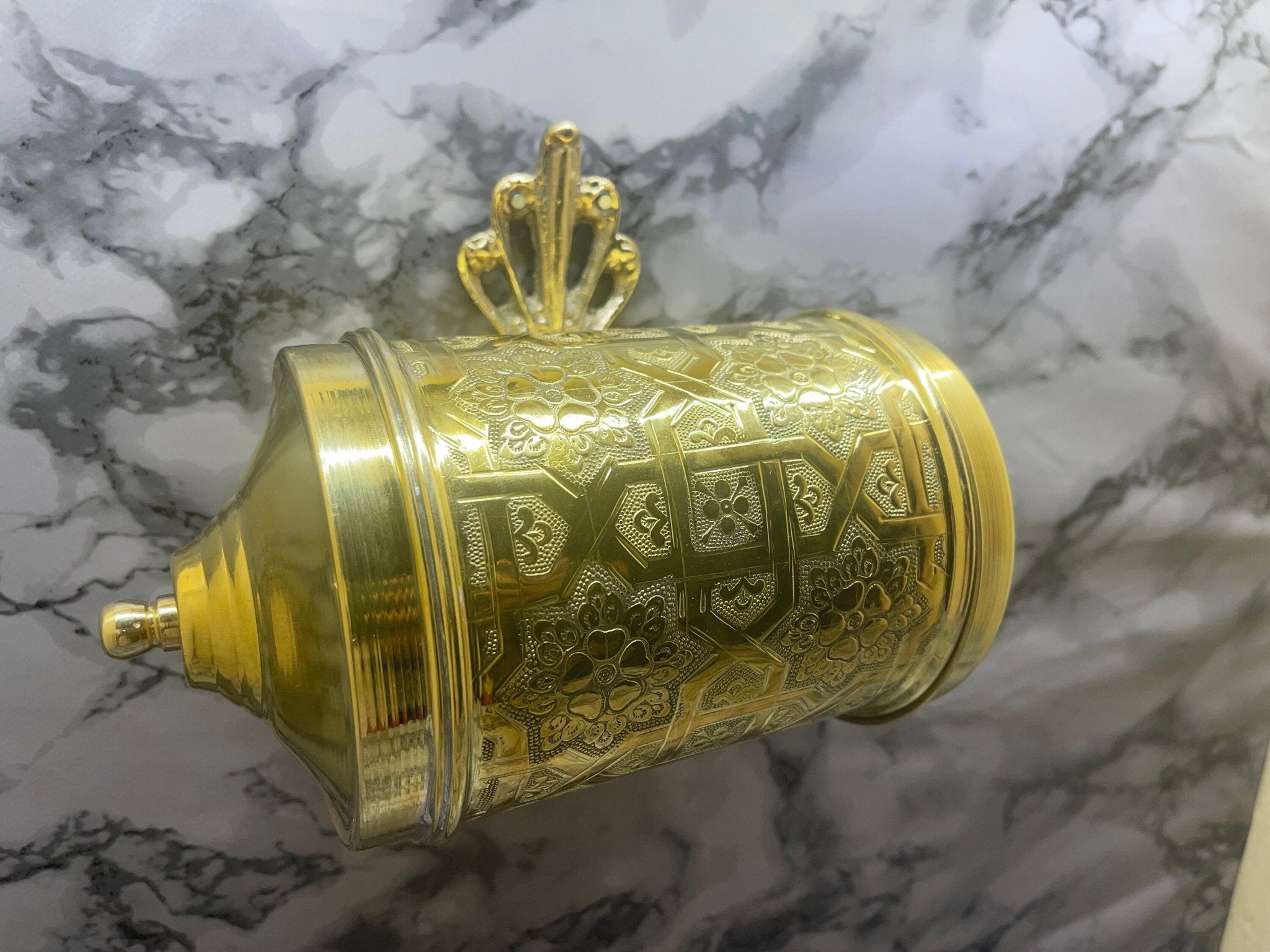 Hand - Engraved Solid Brass Tissue Holder - Unlacquered Bathroom Accessory - Mettlemix