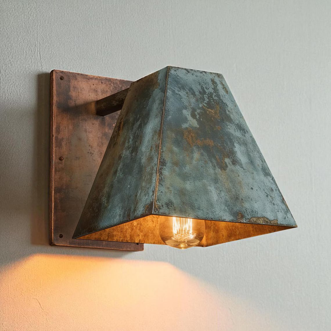 Hand-Hammered Geometric Copper Wall Sconce - Aged Green Patina Outdoor Light - Mettlemix