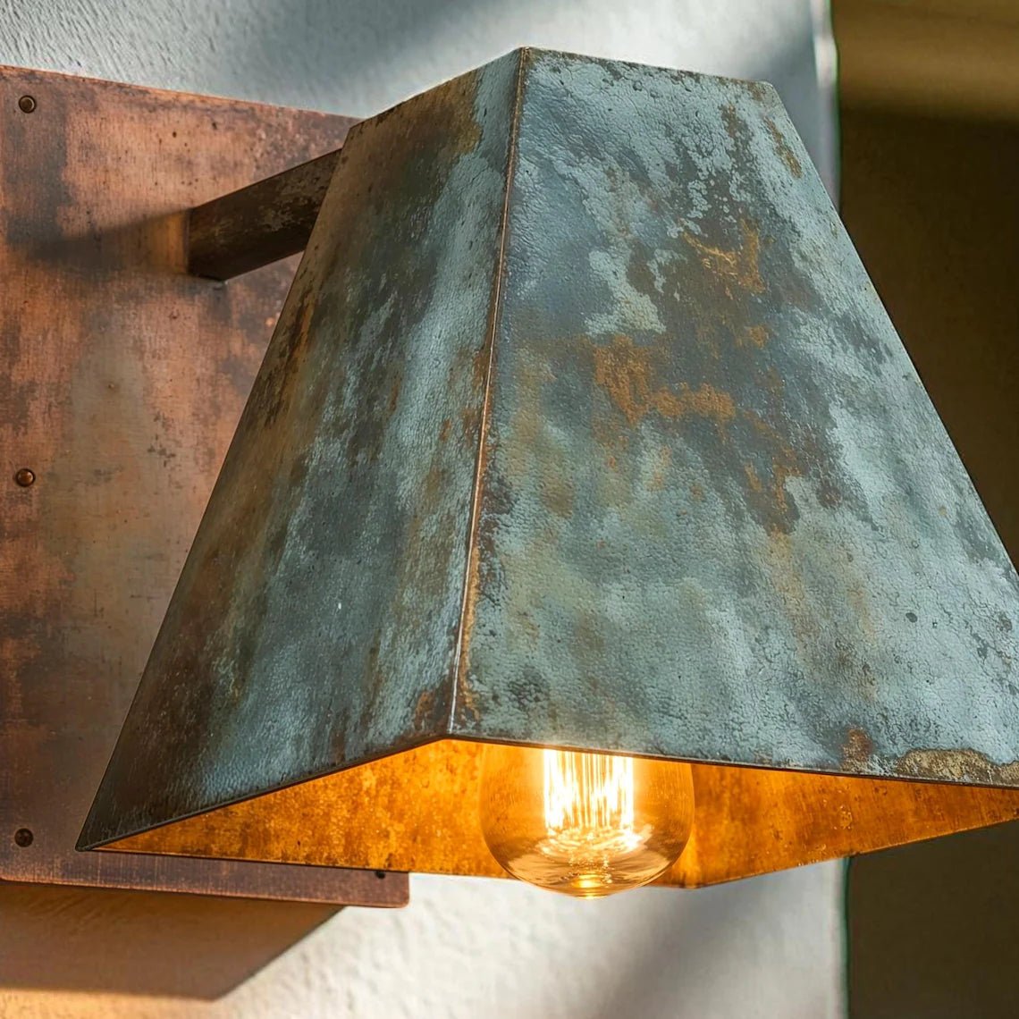 Hand-Hammered Geometric Copper Wall Sconce - Aged Green Patina Outdoor Light - Mettlemix