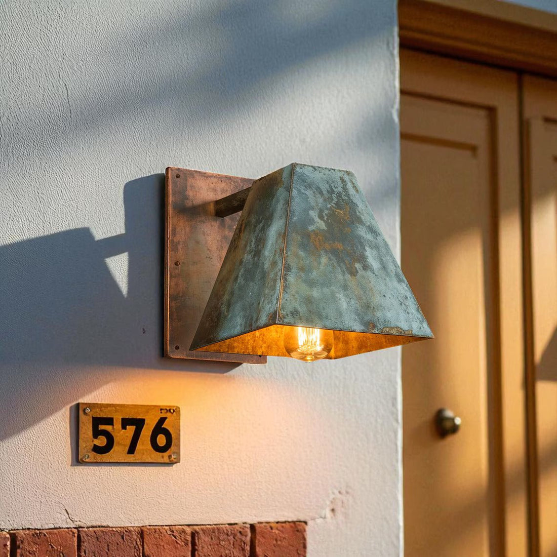 Hand-Hammered Geometric Copper Wall Sconce - Aged Green Patina Outdoor Light - Mettlemix