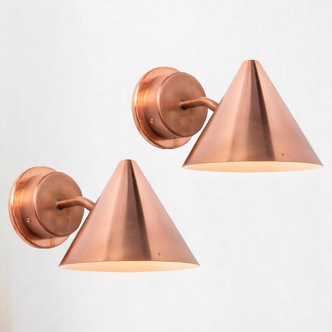 Handcrafted Polished Copper Outdoor Wall Sconce - Minimalist Conical Design - Mettlemix