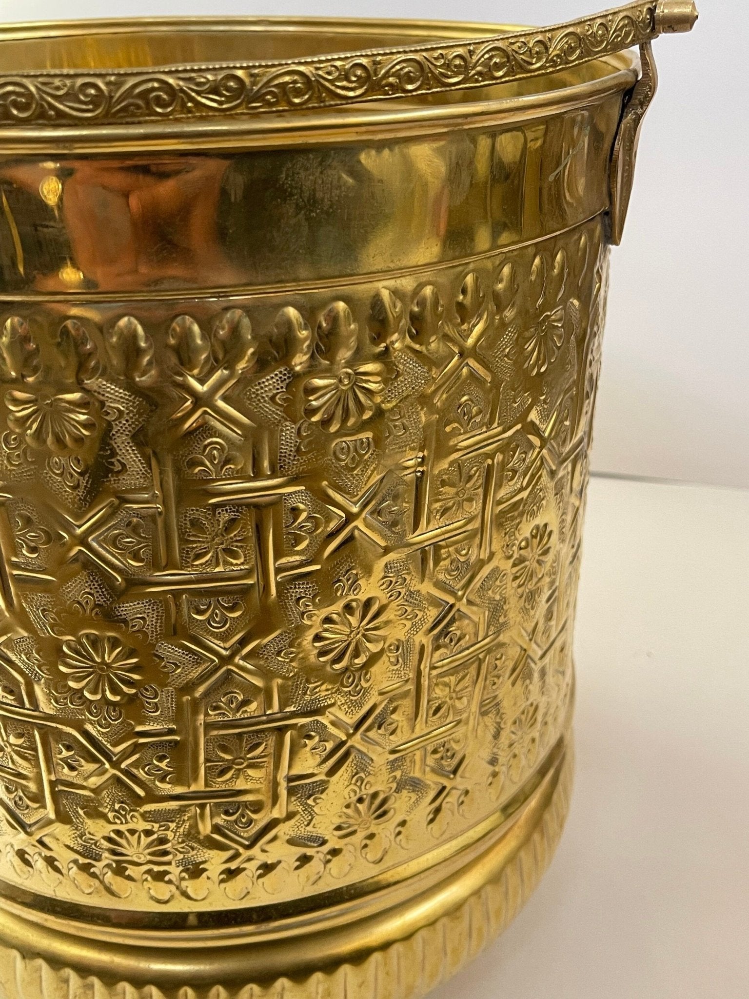 Solid Brass Engraved Serving Tray - Vintage Metal Centerpiece - Mettlemix
