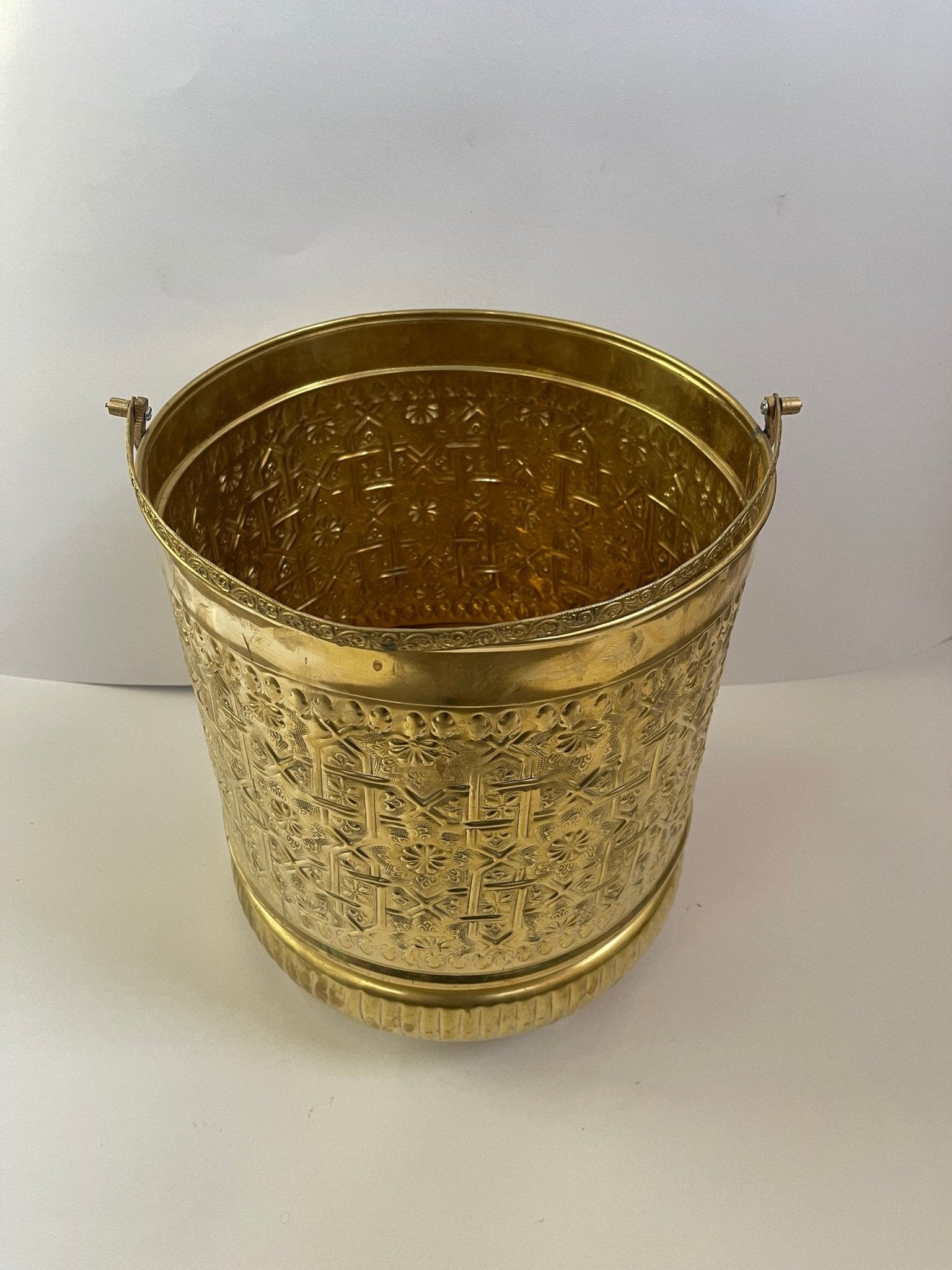 Solid Brass Engraved Serving Tray - Vintage Metal Centerpiece - Mettlemix