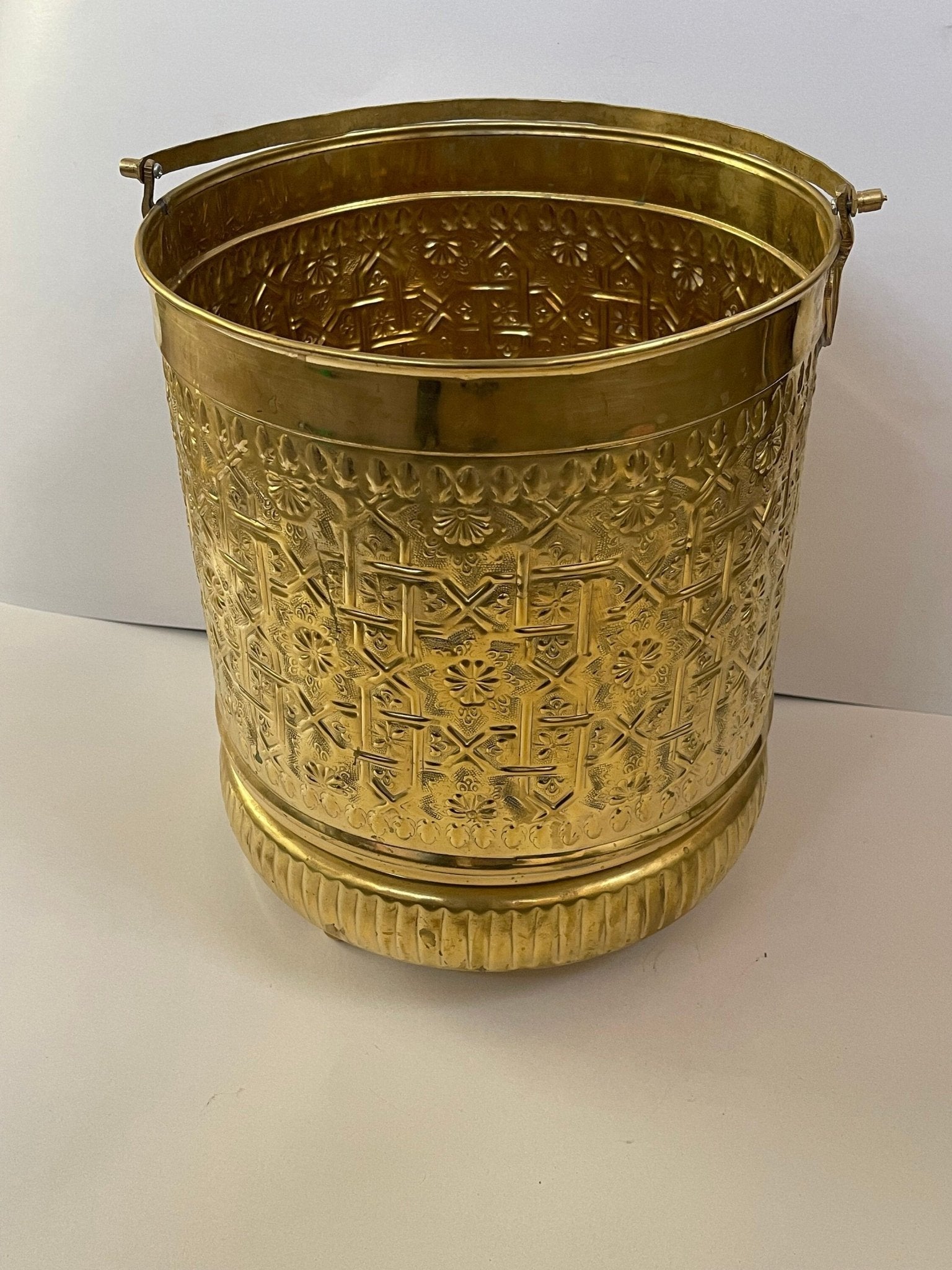 Solid Brass Engraved Serving Tray - Vintage Metal Centerpiece - Mettlemix