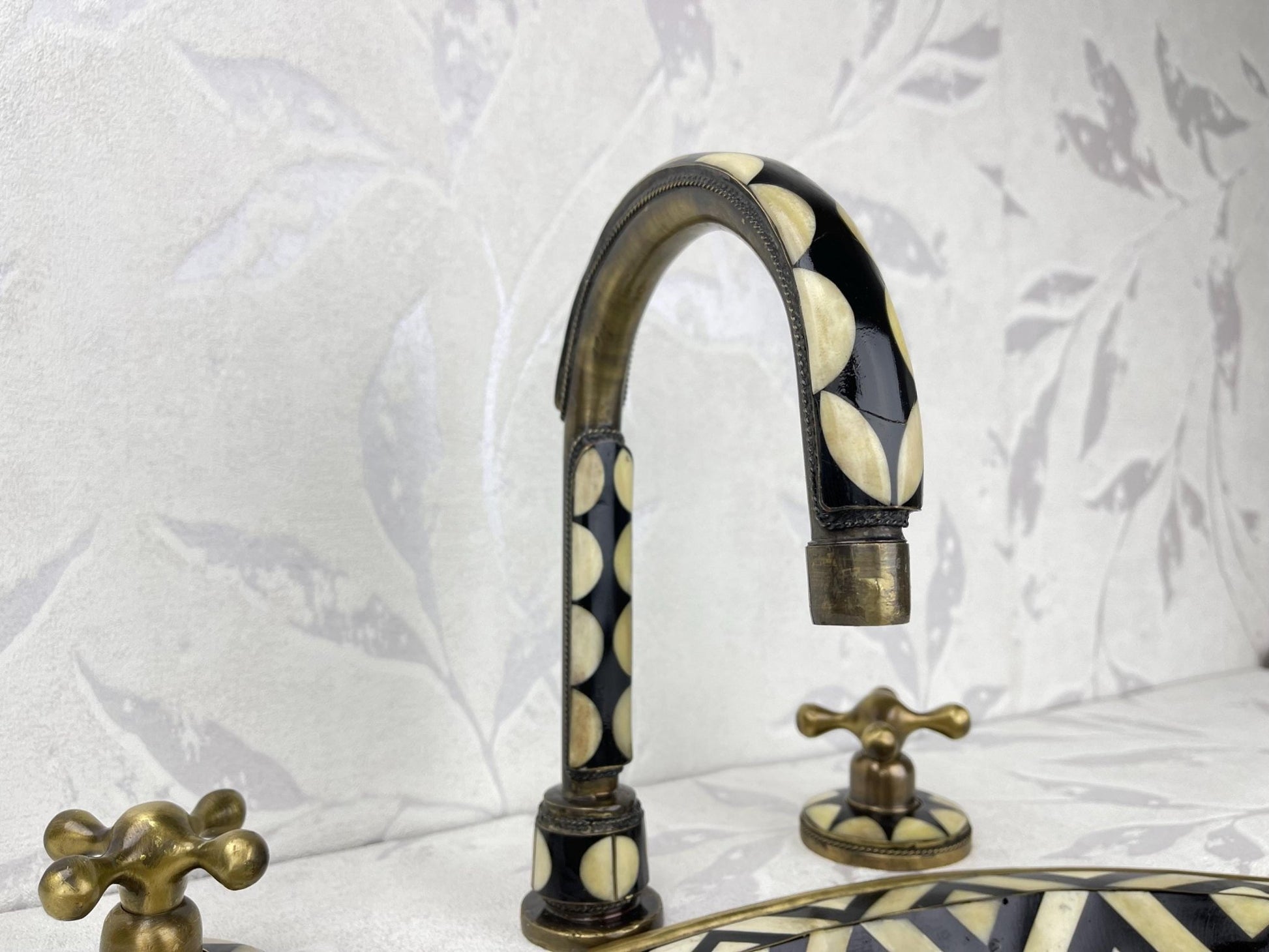 Handmade Brass Faucet & Sink Set - Resin & Bone Details Bronze Finish - Mettlemix