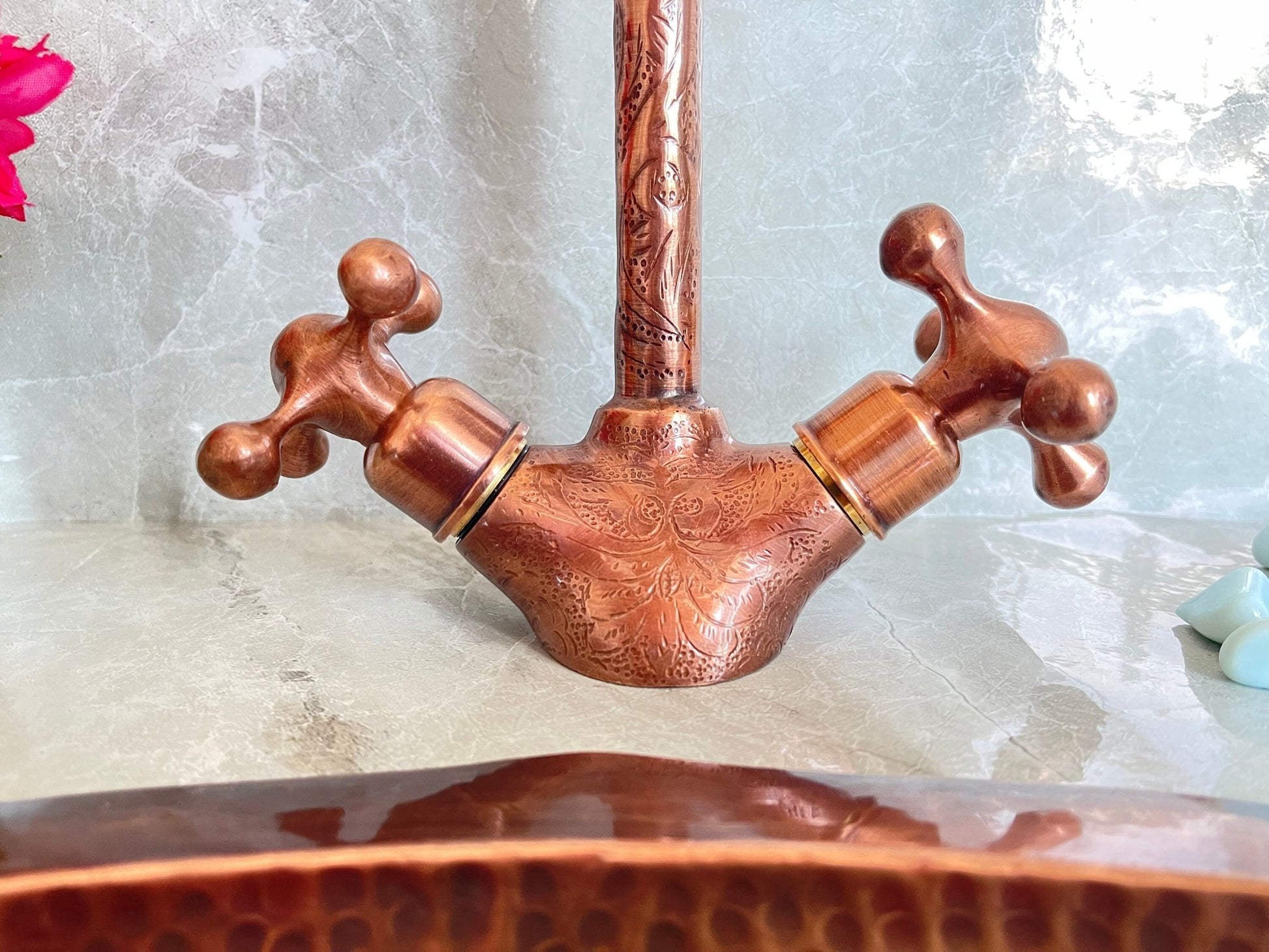 Handmade Hammered Copper Gooseneck Faucet - Single Hole Vanity Tap - Mettlemix