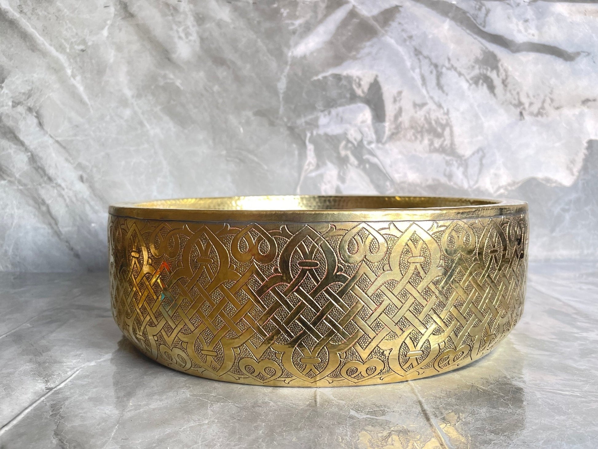 Handmade Round Brass Drop - In Sink - Fish Scale Design Bathroom Basin - Mettlemix
