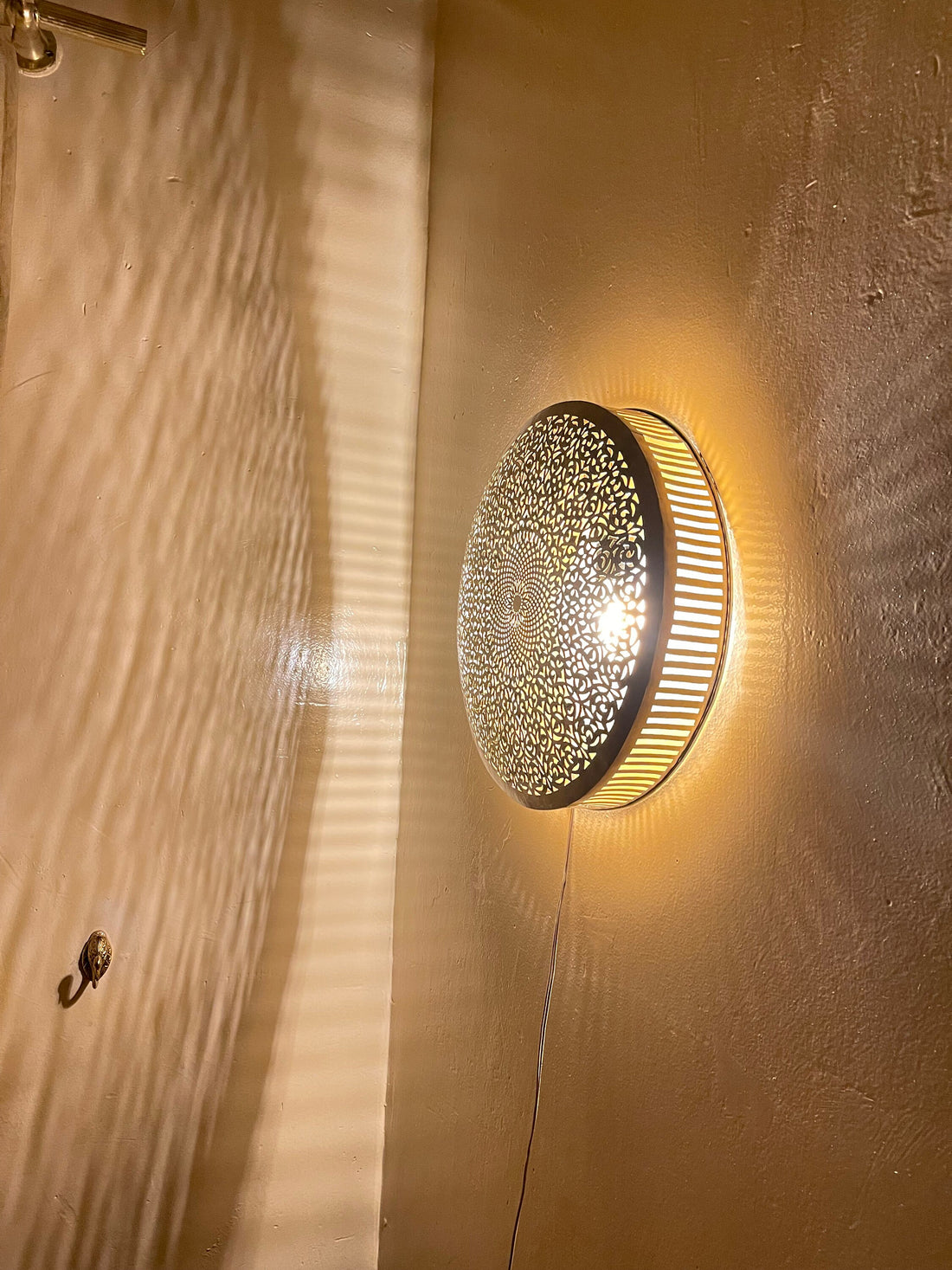 Handmade Moroccan Brass Wall Sconce - Circle Art Decor Lamp