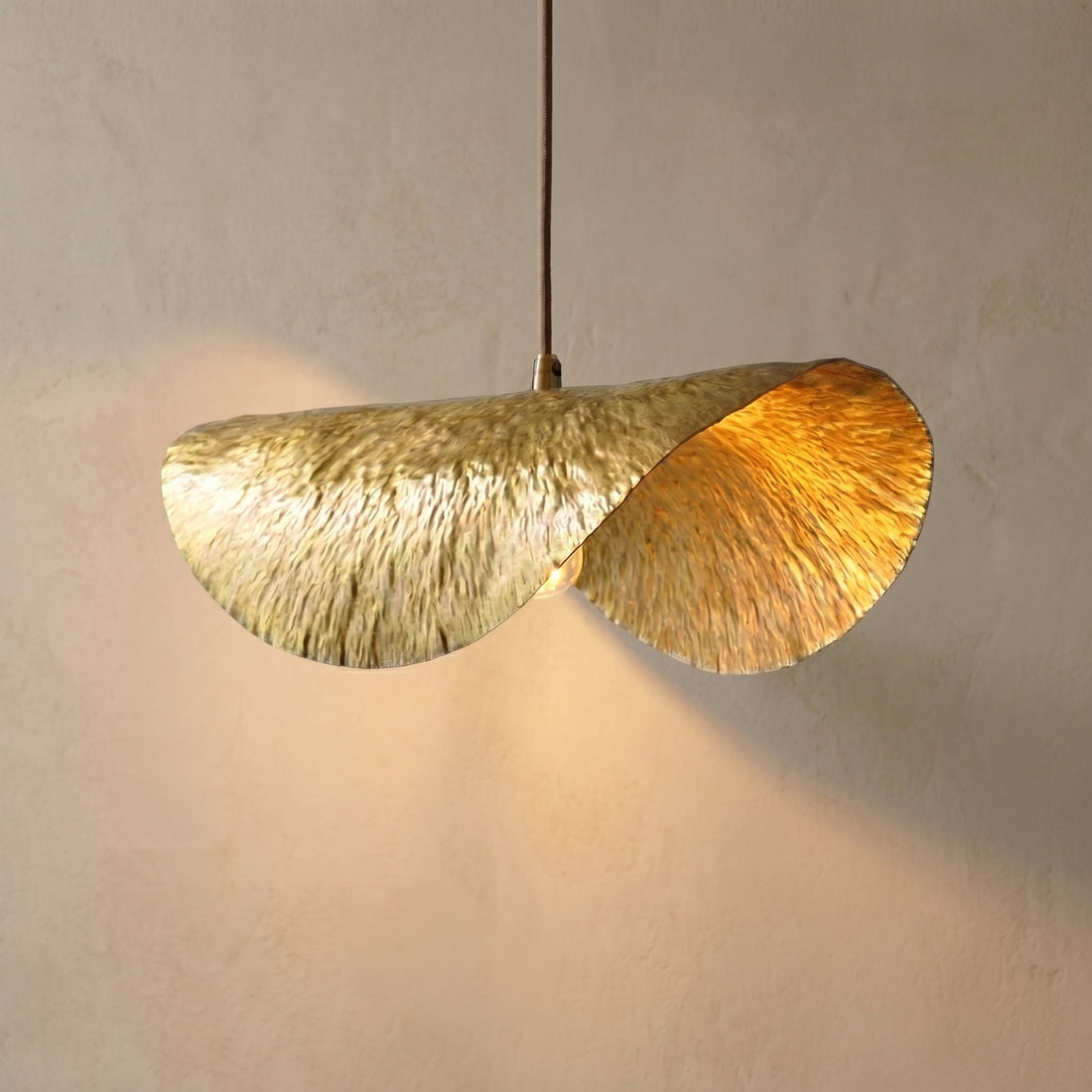 Modern Lotus Leaf Brass Pendant Lamp - Minimalist Suspension Light - Mettlemix