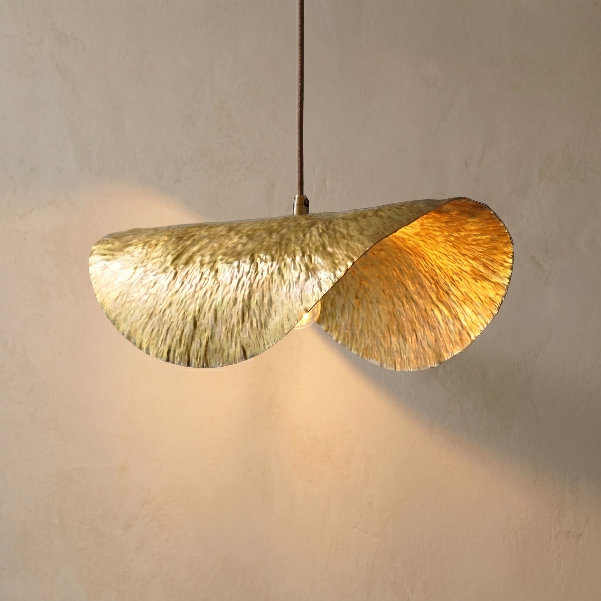 Modern Lotus Leaf Brass Pendant Lamp - Minimalist Suspension Light - Mettlemix