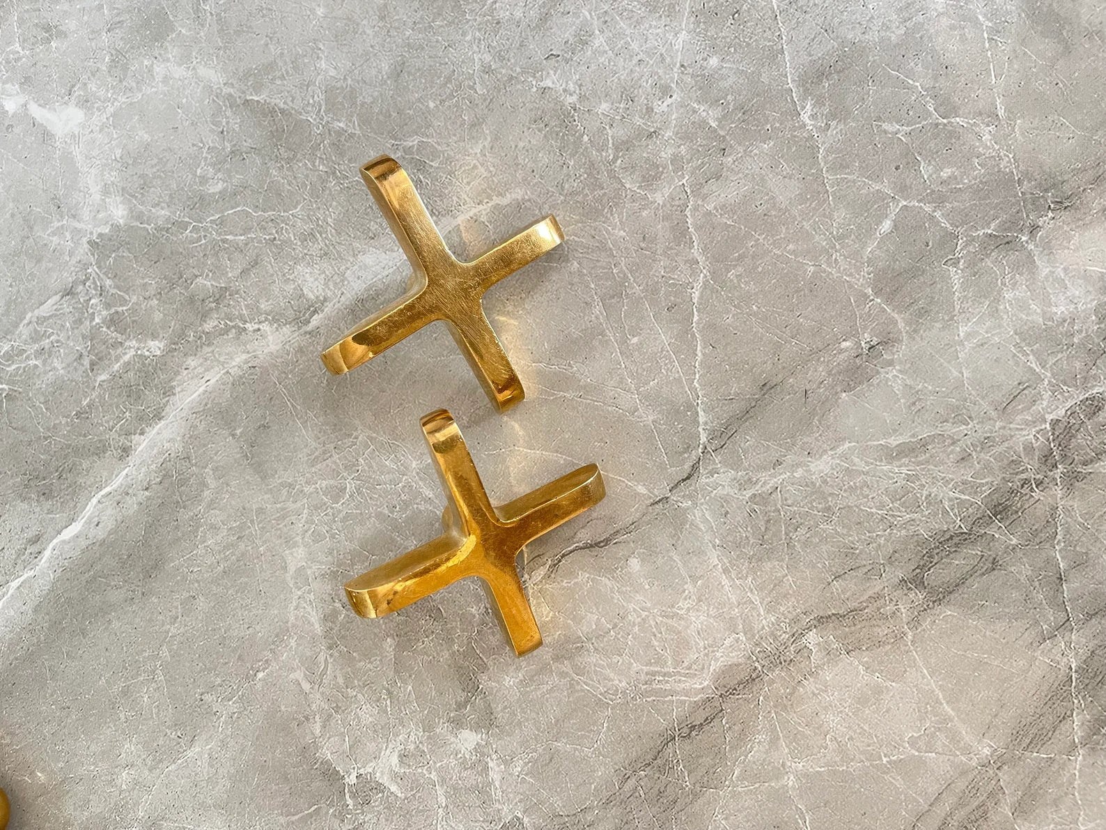 Solid Brass Bathroom Faucet - Black Resin Inlay Double Handle Tap - Mettlemix